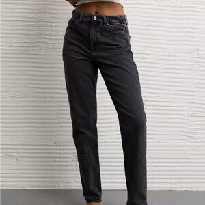 AE Strigid Super High Rise Mom Jean